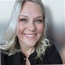 Lauren Pontiff's Instagram, Twitter & Facebook