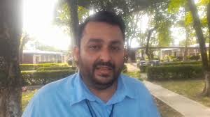 Prof. Efrain Romo Pinto docente del instituto diversificado por cooperativa  nos comparte detalles sobre el tema de la creación de contenido en redes  sociales y en lo que afecta a los jóvenes hoy en ...