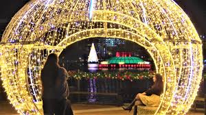 The sinkhole is approximately 23 feet 8 inches (7.21 m) deep and is located 100 feet (30.5 m) east of the fountain. Lake Eola Park Orlando Florida Eola Wonderland Christmas Youtube