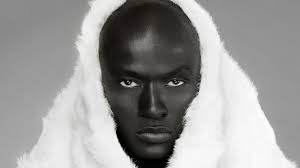 Jun 22, 2021 · kollegen papis loveday und manuela tatjana frey freue mich mitteilen zu dürfen, dass ich teil der jury und teamleader von 'switzerland next topmodel' 2021 sein werde! Fashion Week Berlin Papis Loveday Modelt Fur Patrick Mohr Der Spiegel