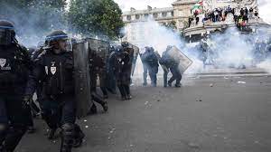 Le préfet de police prend deux arrêtés limitant deux manifestations à des rassemblements statiques. Manifestations Contre Le Racisme Christophe Castaner Salue Le Professionnalisme Des Policiers