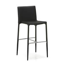 Chaise De Bar Noire Slash Tabourets Hauts Tables Et Chaises Salon Et Salle A Manger Par Piece Decoration Interi Chaise Bar Table Et Chaises Chaises Salon