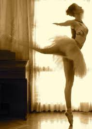 Farfesh Com صور ايمي جامعية انتقلت من الهندسة للباليه ثم الرقص الشرقي Dance Ballet Shoes Dance Shoes