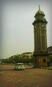 Sungai petani adalah lokasi yang tidak kurang hebatnya bila sampai kepada topik tempat makan yang jangan risau, berikut kami sertakan 10 tempat makan best di sungai petani yang boleh dicuba si maka, medan selera jam besar tidak terkecuali. Sejarah Jam Besar Sg Petani Awan Di Langit Biru