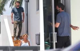 51 yaşındaki lopez ile 48 yaşındaki affleck, o yemekte birbirlerini öpücüklere boğarak romantik anlar yaşadı. Ben Affleck E Jennifer Lopez Sao Vistos Juntos Na Mansao Da Cantora Em Miami O Fuxico