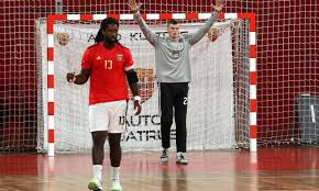 Benfica vence sporting com golaço no último segundo (vídeo) redação maisfutebol. Andebol Benfica Bate Belenenses Maisfutebol
