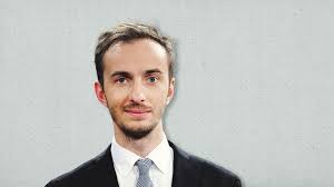 In 2016, one of his poems about turkey's president led to diplomatic tensions between turkey and. Jan Bohmermann Uber Seine Anfange Die Redaktion Wollte Ihn Schnell Wieder Loswerden Bremen Zwei