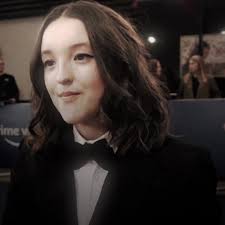 Bella Ramsey Fashion Week