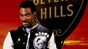 Polițistul axel foley din detroit se îndreaptă către înfumuratul beverly hills pentru a investiga o crimă. A Beverly Hillsi Zsaru