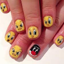 Dale un toque malvado a tus uñas con la manicura en blanco y negro inspirada en la enemiga de los 101 dálmatas. 3780969054271a94d5863d78f6777881 Tutorial De Unas Decoradas Arte De Unas Disney Unas De Amor