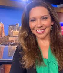 Sending mid-week positive vibes your way 💖🥳🌞💃🏻💐Whatever makes you  smile!