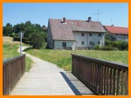 Die 3442 menschen, die passau im letzten jahr wieder verließen, sind mit sicherheit kein hinweis auf mangelnde qualitäten dieses attraktiven standorts. Immobilie Ihre Neue Idylle Kleines Bauernhaus Sucht Neuen