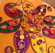 Choose from home accessories and bathroom accessories including candles, mirrors, photo frames, bedding and more. My Signature Multi Coloured Mehndi Plate Set See My Facebook Page Www Facebook Com Mehnditraysforfun Fo Mehndi Decor Pakistani Mehndi Decor Desi Wedding Decor