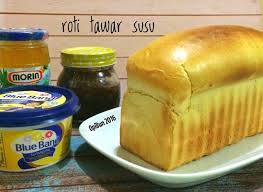 Makanan yang kaya akan karbohidrat ini bisa kamu kreasikan sesuai selera. Susu Dan Roti