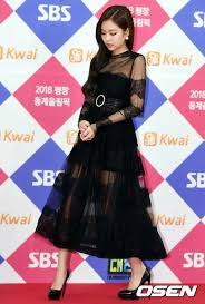 Blackpink At Sbs Gayo Daejeon Red Carpet Jennie Wanita Gaya Model Pakaian Korea Selebritas