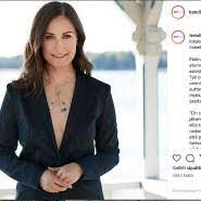 Una foto in blazer con sotto il busto nudo della premier finlandese sanna marin sta facendo sono giorni di preoccupazioni e polemiche per la premier finlandese sanna marin. Mode Foto Der Finnischen Regierungschefin Sanna Marin Lost Diskussion Aus
