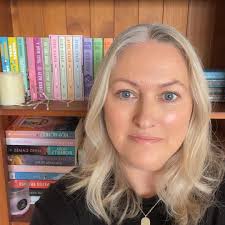 Not entirely historical fiction,but I enjoy the books of Barbara Erskine.  Like Outlander series they jump from present day to a period of bygone  history,but some are quite black and frightening. One