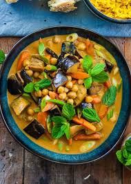 Indisches Kichererbsen Curry Mit Kurkuma Und Minze Kichererbsen Curry Kichererbsen Vegetarische Rezepte Gesund