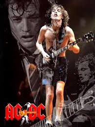 That guy who threw that beer at Angus is a total knob to be fair Angus took  it well 😂🥊