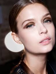 Feb 02, 2021 · how to make your eyes look smaller with makeup. 11 Ways To Make Your Eyes Look Bigger Allure