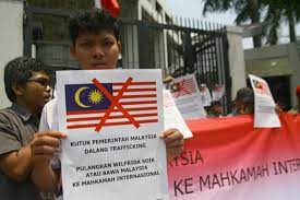 Mak aihh.cmni gaya nak mansuhkan hukuman mati?.ada hukuman mati pn dorg berani cmni, cuba kita mansuhkn.kes edar dadah ni menurun ke rerasanya??. Tki Di Malaysia Kembali Terancam Hukuman Mati Satu Harapan