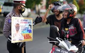 Rapat dapat dilakukan di ruang bersirkulasi udara luar yang baik. 4 322 Orang Sudah Didenda Karena Langgar Protokol Kesehatan