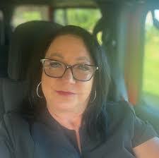 Mindy Wynn's Instagram, Twitter & Facebook