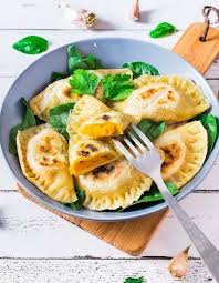 Comment Faire Des Raviolis Maison Elle A Table Recette Ravioli Recette Ravioli Maison Recettes De Cuisine
