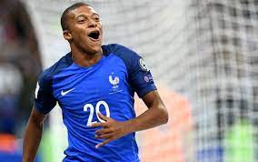 Juste pour info je n'ai pas de compte snapchat donc merci de ne pas faire attention à tous ces fakes. Mbappe Voshel V Istoriyu Sbornoj Francii Novosti Futbola Na Footballhd Ru