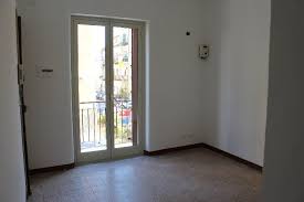 No agenzie, no telemarketing e non chiamare dalle 14.30 alle 16.30 per riposo pomeridiano affittasi appartamento in via val di mazara 31 a palermo, metri quadrati commerciali 103. Palermo Cantieri Montalbo Appartamento A Palermo In Affitto