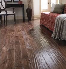 Living Room With Hand Scraped Laminate Flooring Flooring Floor Design House Flooring