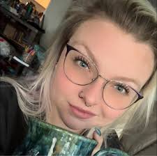 How do you make custom clothing with characters