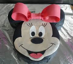 Gateau Minnie Les Voyages De Capucine Gateau Minnie Gateau Anniversaire Gateau Anniversaire Fille
