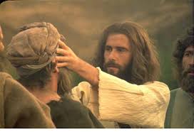 Resultado de imagem para JESUS CURANDO UMCEGO