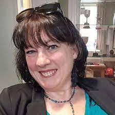 Karen Babineau's Instagram, Twitter & Facebook