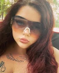 Steffanie Reyes's Instagram, Twitter & Facebook