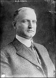 Mark Strecker's Instagram, Twitter & Facebook