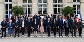 Après l'incendie volontaire d'un abattoir dans l'ain et plusieurs dégradations de boucheries commises par des militants de la cause animale, le ministre de l'agriculture stéphane travert a annoncé qu'il assurerait la protection de ces établissements. Decouvrez La Photo Du Nouveau Gouvernement