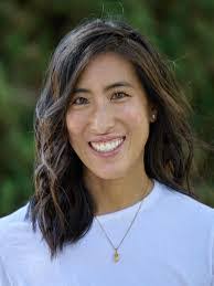 Julia Axelrod's Instagram, Twitter & Facebook