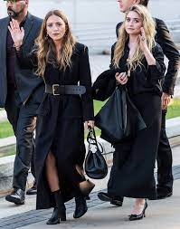 On the other hand, the twins' younger sister, elizabeth, had an instagram account but deleted her profile in august 2020 after receiving backlash for not posting a social media tribute to black panther costar, chadwick boseman. Fans Are Still Shocked That Elizabeth Olsen Is Mary Kate And Ashley S Sister Grazia