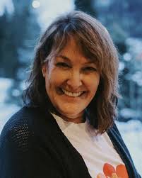 Peggy Henninger's Instagram, Twitter & Facebook