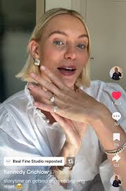 Hailey throwing shade??? : r/dailydrills