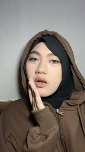 Hey , I am a model and I am looking for collaborations . All the things you  need are in the comp card below , feel free to DM for collaborations.