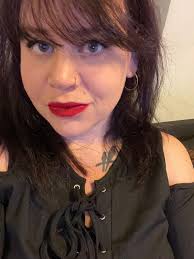 Taylor Swift vs Courtney Love Music Preferences