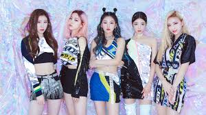 They debuted on february 12, 2019 with the digital single it'z different. K Pop Stars Itzy Explain Why Their Group Dynamic Is So Special Teen Vogue
