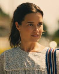 Am I the only one who finds Piper terribly annoying? : r/TheWhiteLotusHBO