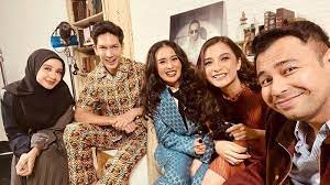 Download lagu laudya chintya bella (8.7mb) dan streaming kumpulan lagu laudya chintya bella (8.7mb) mp3 terbaru di metrolagu dan nikmati, video hasil diatas adalah hasil pencarian dari anda laudya chintya bella mp3 dan menurut kami yang paling cocok adalah laudya chintya bella. Raffi Ahmad Bocorkan Rahasia Tentang Hubungan Dimas Beck Dengan Laudya Cynthia Bella Tribun Jateng