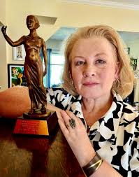 In conversation with Elizabeth Saunders