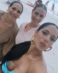 Un poquito del Pasado domingo en la Boda de @anakarinaabrego y  @albertogaitan507 Disfrutando del trabajo y los momentos con mis favoritas  mis 2 madres @gabybrachomakeup @joan.bracho @lasbrachomakeup Gracias a  @traveldataglobal pude compartirle