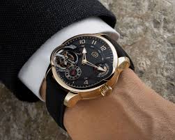 2000년대 이후 등장하는 스위스 명품시계 브랜드. 젊은 명품시계 Greubel Forsey의 Double Tourbillon 30° model 이미지. 